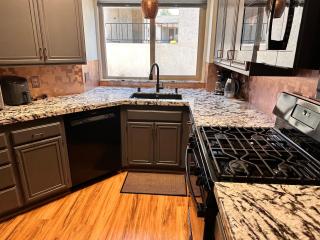 Tranquil Oaks Retreat - 2