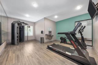 ECHO Suites Extended Stay by Wyndham Dallas Plano Richardson - 3