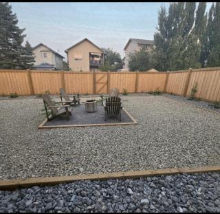 entire house THE BLUE DOOR with garage access - 9