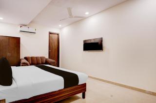 Townhouse Preet Vihar Metro Station - 3