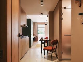 Saint J Hotel by Brassbell - 4