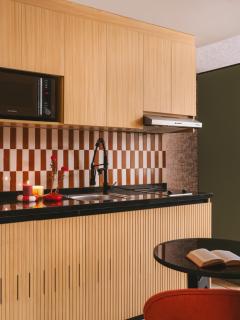 Saint J Hotel by Brassbell - 7