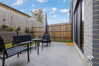 KozyGuru | Burwood East | Quiet & Stylish Retreat - 6