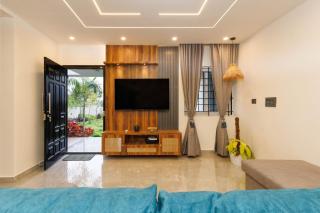 The Garden Retreat by StayJade- Pool- 2BHK- Lawn - 2