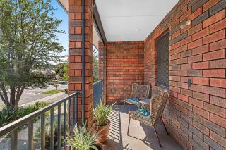 Modern Highgate Townhouse Walk to Beaufort St & HBF Park - 8