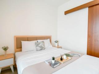 Restful and Elegant Studio at Grand Kamala Lagoon Apartment By Travelio - 2