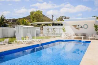 Shoal Shack 72, 72 Tomaree Rd - Pool, Pet Friendly, Wi-Fi, Air Con, Linen - 8