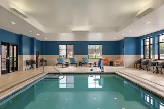 Hampton Inn & Suites - Pittsburgh/Harmarville, PA - 4