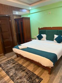 Hotel Kanel Star - 5