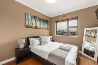 Modern City Apartment with Balcony & Braai - 9