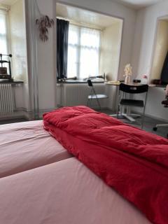 Noisy but cosy stay near stunning sights - 8