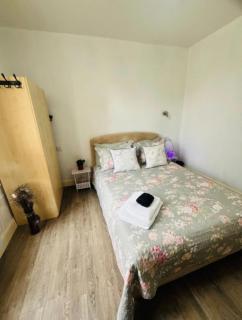 Home away from home , Fresh cozy room in Greenwich - 4