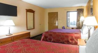 Econo Lodge Dalton West - 2