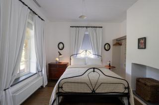 Chester Cottage - Design Haven in Castlemaine - 1