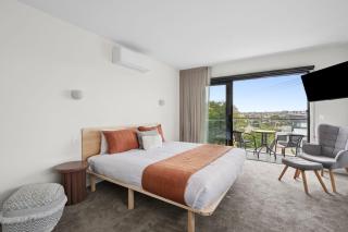 Iona Ave Suites I Geelong Accommodation I regionalXscapes - 0