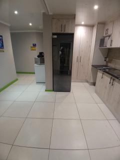 Goodwood Neo & Ruks guest house - 4