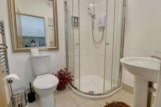 Aylward Apartments S14, near City Centre and Gunwharf Quays - 1