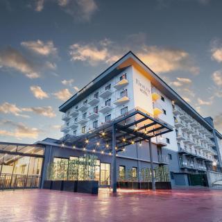 First Joy Hotel - 9