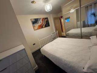 modern flat in city center close to the boat show - 2