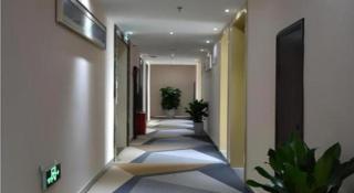 City Comfort Inn Chongqing Lianglukou Metro Station - 9