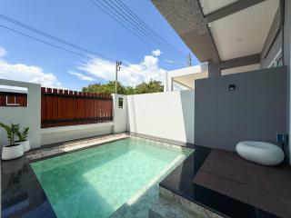 Uncle J House - 7