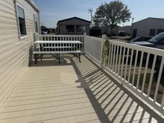 Superb Caravan At St Osyth Beach Holiday Park In Essex Ref 28039Fv - 0