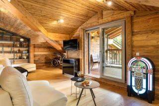 Black Diamond - Chalet Charlie - 4