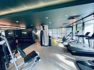 City Sky View Centre Luxe Apartment - 2 Bedrooms - 4