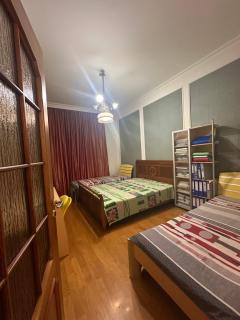 Large & Comfortable 4-Bedroom Flat in Downtown - 3