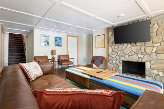 Dyer Lake Gallery Retreat - Lakefront - Deck - Fire Pit - 2