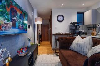 Elegant Wilma Towers Stay - Golden Sunsets & Ngong Hills views - 9