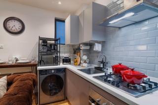 Elegant Wilma Towers Stay - Golden Sunsets & Ngong Hills views - 8
