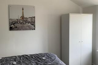 House - Sleeps 5 - Pet friendly - Garden - Parking - 7