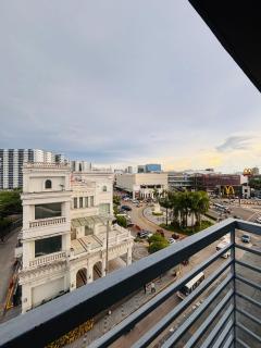 Serene Getaway with Prime Emperador View - 6