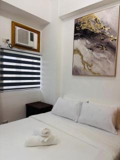 Serene Getaway with Prime Emperador View - 4
