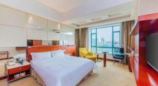 CP Peninsula Hotel - 5