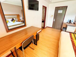 Swimming Pool Apartment Hotel - 1