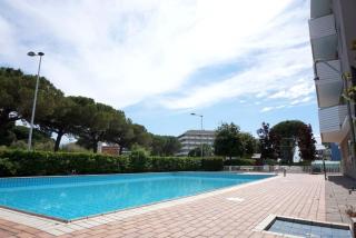 Relax in a flat with pool - 2