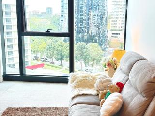 Central Comfort CBD 2BR Apartment with Pool and Gym SKT1002 - 7