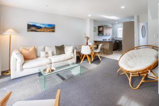 3 Bedroom Home With Garage & Extra Car Park - 6