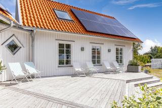 Vacation Dream with Sea View, Sauna, Patio & BBQ - 5
