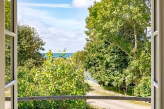 Vacation Dream with Sea View, Sauna, Patio & BBQ - 4