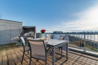 Ostsee-Ferienwohnung "Meeresflüstern" für 4, Modern, Meerblick, Sauna, Terrasse, nah am Strand - 0