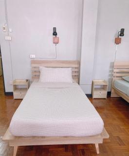 Wayside Guesthouse - 8