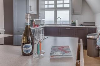 The Seasalt Loft -Stylish Apartment with Sea Views - Crabpot Cottages, Sheringham - 9