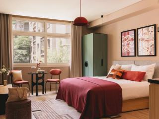 Saint J Hotel by Brassbell - 0