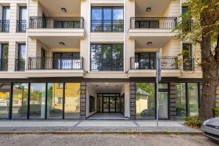 Downtown Modern Studio with Balcony - 6