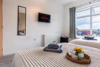 5BR - House - Hot Tube - Airport - A38-A50 - Parking - 3