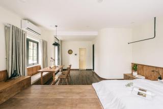 The Silver Lantern Hanoi-Urban Escape with Balcony Access-Coffee 24-7 - 1