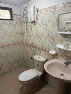 NALY'S Lodge - 2